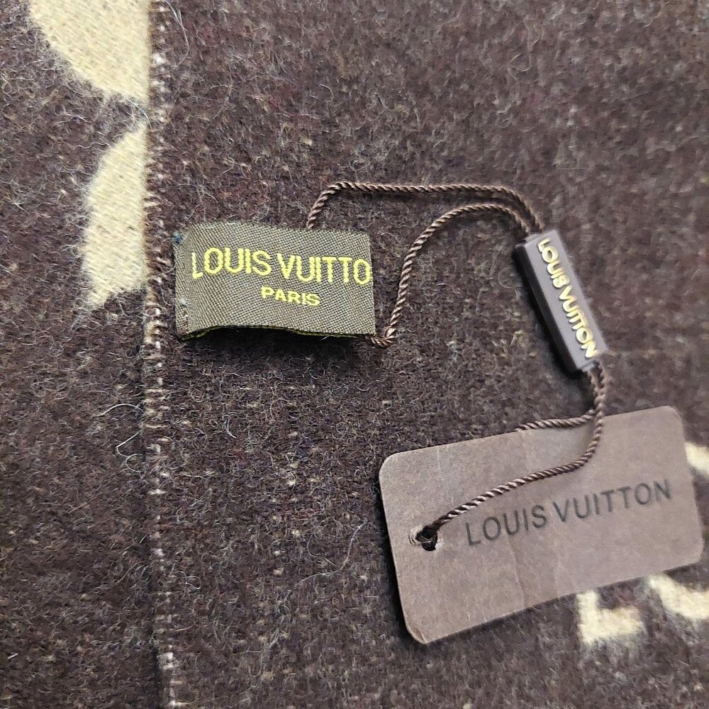 SOLD OUT LOUIS VUITTON Reykjavik Dark Brown & Tan Reversible Scarf Shawl VWT - Picture 12 of 14